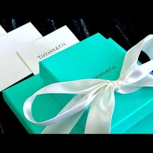 Authentic Tiffany & Co. infinity necklace and a $200 gift card set!